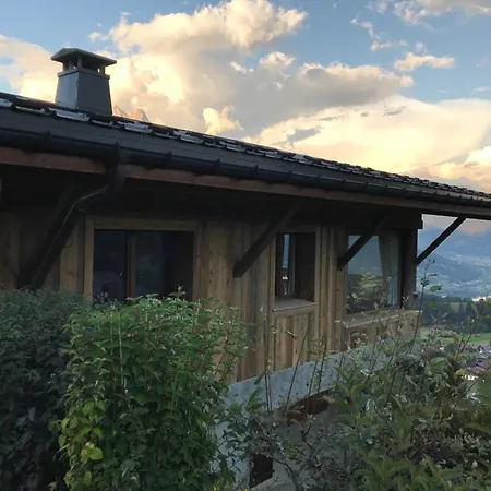 Spacieux A 180 M² Avec Vue Montagne